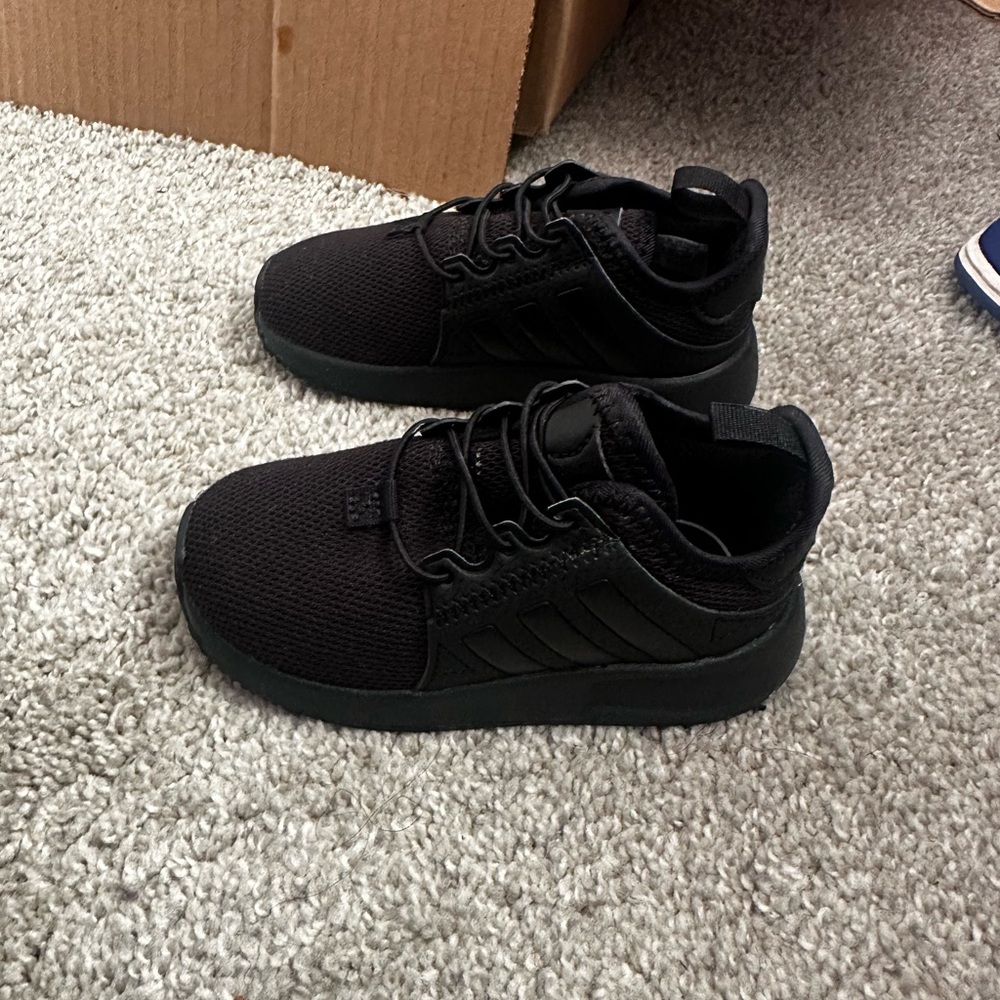 Adidas Toddler size 7 shoes